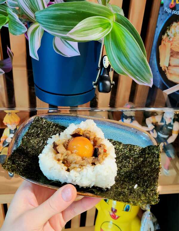 co to onigiri tanie jedzenie w japonii podróże kulinarne