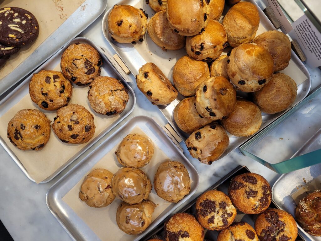 śniadanie w londynie scones